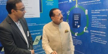 भारत ने बैटरी से निर्माण से लेकर रीसाइक्लिंग तक बैटरी की निगरानी के लिए 'बैटरी आधार' का परिचय दिया
