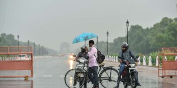 आईएमडी ने दिल्ली के लिए ऑरेंज अलर्ट को भारी बारिश के रूप में जारी किया, शुक्रवार को हवाओं की संभावना