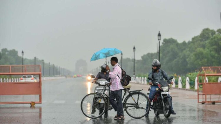 आईएमडी ने दिल्ली के लिए ऑरेंज अलर्ट को भारी बारिश के रूप में जारी किया, शुक्रवार को हवाओं की संभावना