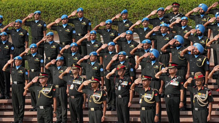 संयुक्त राष्ट्र ने दो भारतीय शांति सैनिकों को मरणोपरांत कर्तव्य के लिए उनके बलिदान के लिए सम्मानित किया