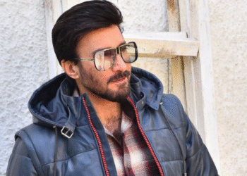Aijaz Aslam ने पाकिस्तानी सेलेब्स पर प्रतिबंध पर भारत का मजाक उड़ाया: 'अभिनेताओं से डरते हुए, हमारी सेना के बारे में क्या?'
