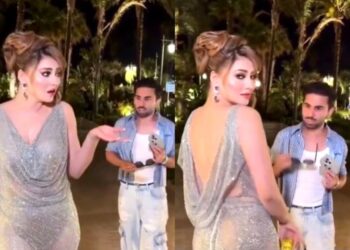 'Bandra से Bebo' Netizens Mock Urvashi Rautela क्योंकि वह K3G से करीना कपूर की नकल करता है