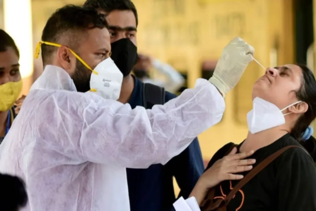 COVID-19 नवीनतम अद्यतन: भारत के मामलों में हल्के वृद्धि, केरल की रिपोर्ट अधिकांश संक्रमणों की रिपोर्ट करती है