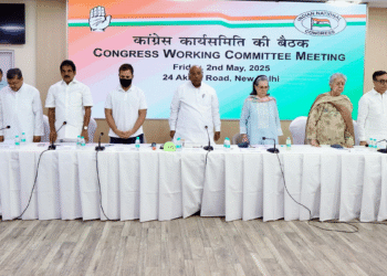 CWC में, राहुल कहते हैं