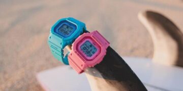 Casio लिलो और स्टिच कार्टून के रंगों में अमेरिका में महिलाओं के जी-लाइड GLXS5610 का परिचय देता है