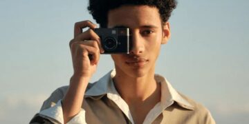 Fujifilm x आधा यहाँ है: एक रेट्रो लुक के साथ सोशल मीडिया के लिए बनाया गया एक कॉम्पैक्ट डिजिटल कैमरा