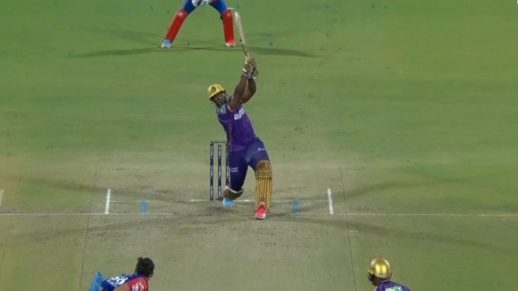 IPL 2025, DC बनाम KKR: आंद्रे रसेल अपने जन्मदिन पर 106-मीटर छह को तोड़ता है, स्टार्क के पूर्ण टॉस को दंडित करता है