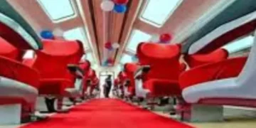 IRCTC NEWS: भारत में पहली विस्टाडोम जंगल सफारी ट्रेन पाने के लिए उत्तर प्रदेश! मार्ग, किराया और अन्य विवरण की जाँच करें