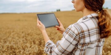 Microsoft और FFA छात्रों को आधुनिक खेती और प्रौद्योगिकी सिखाने के लिए मुफ्त स्मार्ट सेंसर और AI किट की घोषणा करते हैं