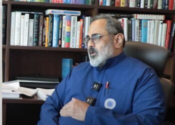 'Oppn'- Kerala BJP प्रमुख में देशभक्त थरूर और ओवासी की प्रशंसा करते हैं, कांग्रेस की' पोस्ट-टेरर राजनीति 'को स्लैम्स
