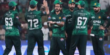 Pakistan begin Mike Hesson era with a win against Bangladesh as Hasan Ali, Shadab Khan shine