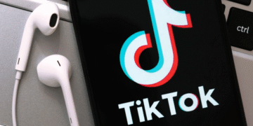 Tiktok ने चीन डेटा ट्रांसफर के साथ यूरोपीय संघ के गोपनीयता नियमों को तोड़ने के लिए $ 600 मिलियन का जुर्माना लगाया