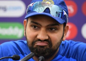 WATCH: “Player abhi ghar mein betha hota, bistar mein apne soya hota,” Rohit Sharma on players handling pressure and critics