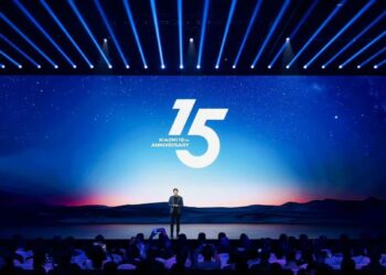 Xiaomi अपनी 15 वीं वर्षगांठ के लिए बाहर जाता है: अनावरण पैड 7 अल्ट्रा, 15S प्रो, Civi 5 Pro और विशेष संस्करण घड़ी S4