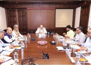 अमित शाह एनसीईएल के लिए 2 लाख करोड़ रुपये का निर्यात लक्ष्य निर्धारित करता है, राष्ट्रीय सहकारी निकायों की समीक्षा करता है, कार्बनिक उत्पादों और गुणवत्ता के बीजों पर ध्यान केंद्रित करता है