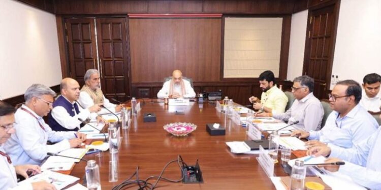 अमित शाह एनसीईएल के लिए 2 लाख करोड़ रुपये का निर्यात लक्ष्य निर्धारित करता है, राष्ट्रीय सहकारी निकायों की समीक्षा करता है, कार्बनिक उत्पादों और गुणवत्ता के बीजों पर ध्यान केंद्रित करता है