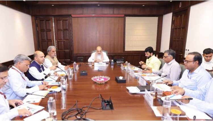 अमित शाह एनसीईएल के लिए 2 लाख करोड़ रुपये का निर्यात लक्ष्य निर्धारित करता है, राष्ट्रीय सहकारी निकायों की समीक्षा करता है, कार्बनिक उत्पादों और गुणवत्ता के बीजों पर ध्यान केंद्रित करता है