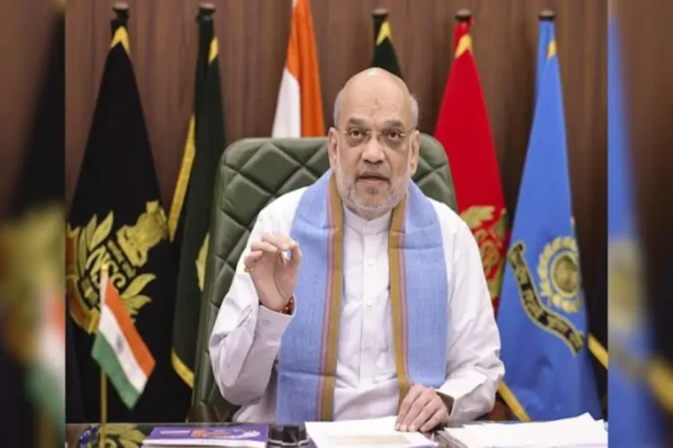 अमित शाह ने आज सीएमएम और सीमावर्ती राज्यों के शीर्ष अधिकारियों के साथ उच्च-स्तरीय बैठक बुलाया