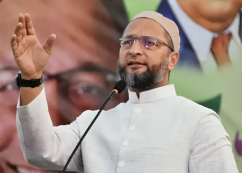असदुद्दीन Owaisi वैश्विक प्रतिनिधिमंडल में भागीदारी की पुष्टि करता है, समूह प्रमुख के रूप में बाईजायंट पांडा नाम