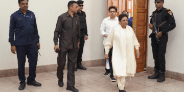 आकाश आनंद अब बीएसपी में नंबर 2 है। मायावती ने नेफ्यू को मुख्य राष्ट्रीय समन्वयक के रूप में नियुक्त किया