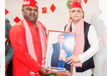 आधा चेहरा अंबेडकर, आधा चेहरा अखिलेश: हमले के तहत समाजवादी पार्टी का पोस्टर; बीजेपी, बीएसपी इसे एक अपमान कहते हैं