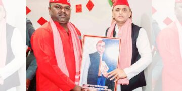 आधा चेहरा अंबेडकर, आधा चेहरा अखिलेश: हमले के तहत समाजवादी पार्टी का पोस्टर; बीजेपी, बीएसपी इसे एक अपमान कहते हैं