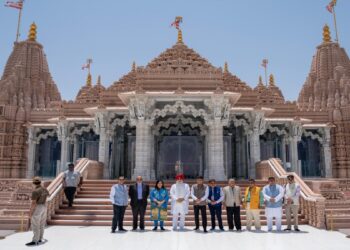 ऑपरेशन सिंदूर ग्लोबल आउटरीच: ऑल-पार्टी प्रतिनिधिमंडल का दौरा अबू धाबी में हिंदू मंदिर के लिए बैप्स