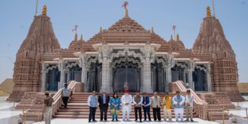 ऑपरेशन सिंदूर ग्लोबल आउटरीच: ऑल-पार्टी प्रतिनिधिमंडल का दौरा अबू धाबी में हिंदू मंदिर के लिए बैप्स