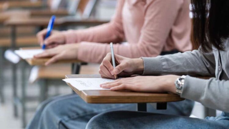 कर्नाटक SSLC परिणाम 2025: KSEAB कल कक्षा 10 स्कोरकार्ड की घोषणा करने के लिए, कब और कहाँ डाउनलोड करना है