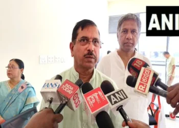 कर्नाटक समाचार: उम्मीदवार ने एनईईटी परीक्षा के दौरान जेनू को हटाने के लिए कहा, केंद्रीय मंत्री प्रालहाद जोशी ने अभिनय करने के लिए सीएम के रूप में प्रतिक्रिया दी