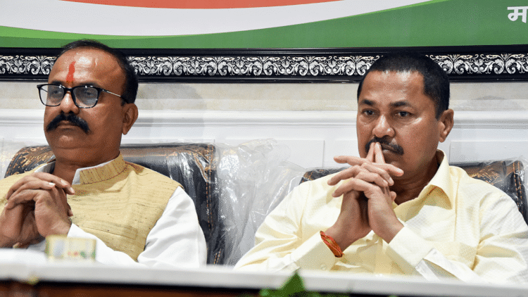 कांग्रेस उस समय क्या सोच रही है जब बोन्होमी ठाकरे, पावर कबीले में खिल रही है