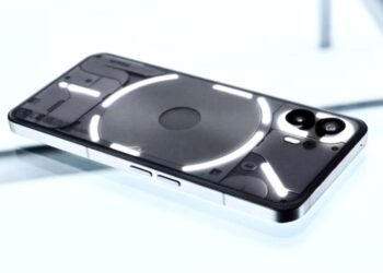 कुछ भी नहीं फोन 3: क्या इसका पहला 'ट्रू फ्लैगशिप फोन' आउटशाइन iPhone 16 प्लस, गैलेक्सी S25 प्लस और Google Pixel 9 प्रो हो सकता है?