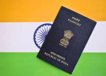 कौन से भारतीय जिले ई-पासपोर्ट की पेशकश कर रहे हैं? क्या यह प्राप्त करना अनिवार्य है, जांचें