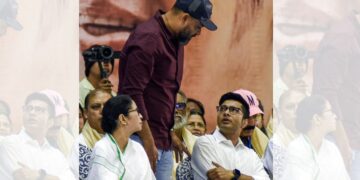टीएमसी के रूप में पर्दे के पीछे क्या हुआ, जिसे अभिषेक बनर्जी नाम के रूप में रखा गया था।