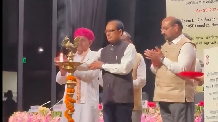 डायरेक्टर्स एंड एग्रीकल्चर यूनिवर्सिटी के कुलपति के ICAR वार्षिक सम्मेलन ने शिवराज सिंह चौहान द्वारा उद्घाटन किया