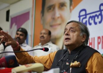 थरूर ने ओपी सिंदूर, ट्रम्प के दावों पर पार्टी लाइन से तोड़ने के लिए कांग्रेस नेतृत्व की ire का सामना किया