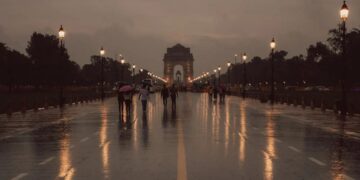 दिल्ली का मौसम: हीटवेव जारी है, तापमान 42 डिग्री सेल्सियस, हल्की बारिश और धूल की तूफान की संभावना है