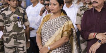 दिल्ली सरकार ने स्कूलों, बाजारों को एकल-उपयोग प्लास्टिक पर प्रतिबंध लगाने के लिए आदेश दिया, अतिक्रमणों के खिलाफ सख्त कार्रवाई
