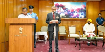 पंजाब के गवर्नर ने सीएम भागवंत सिंह मान की उपस्थिति में पीपीएससी के अध्यक्ष को शपथ दिलाई