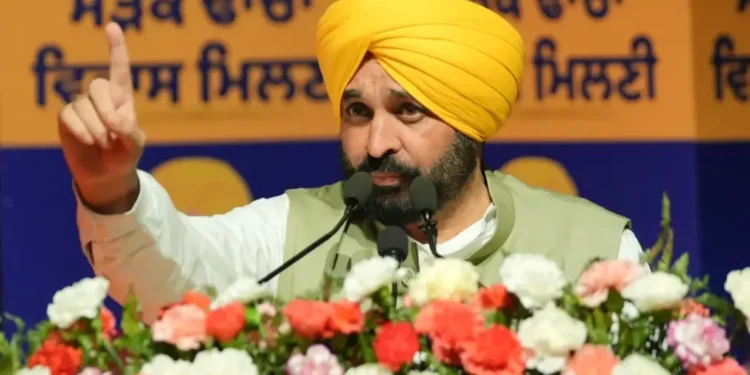 पंजाब ने पानी की पंक्ति को एकजुट किया: भागवंत मान चंडीगढ़ में मीडिया पोस्ट ऑल-पार्टी मीटिंग को संबोधित करते हैं