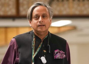 पनामा में, शशि थरूर ने पाकिस्तान को "निंदक" आतंकवादी एजेंडा स्लैम किया, भारत के प्रतिशोध के अधिकार का बचाव करता है