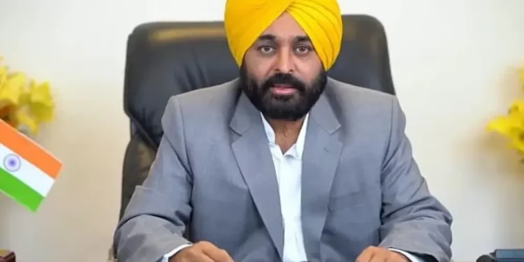 पहले सुरक्षा सुनिश्चित करें: सीएम मान नागरिकों से ड्रोन/मिसाइल मलबे से दूर रहने और पुलिस को सूचित करने का आग्रह करता है
