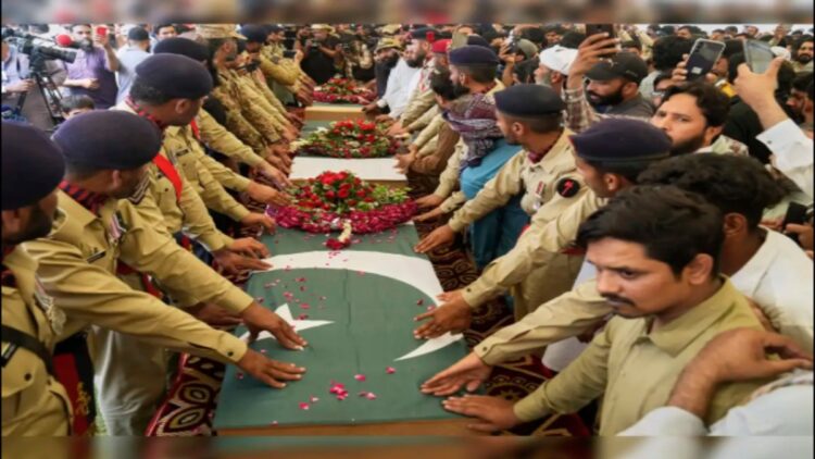 पाक सेना के शीर्ष पीतल, पुलिस ने ओपी सिंदूर में लेट टेरोरिस्ट्स 'फ्यूनरल' मारे जाने पर प्रार्थना की