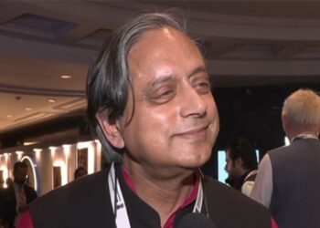 "पार्टी नेतृत्व मेरी क्षमताओं की राय के हकदार हैं," थरूर कांग्रेस आपत्ति के बावजूद सांसद प्रतिनिधिमंडल का नेतृत्व करने के फैसले से खड़ा है