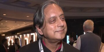 "पार्टी नेतृत्व मेरी क्षमताओं की राय के हकदार हैं," थरूर कांग्रेस आपत्ति के बावजूद सांसद प्रतिनिधिमंडल का नेतृत्व करने के फैसले से खड़ा है