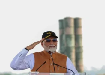 पीएम मोदी एएफएस अदमपुर का दौरा करते हैं, पाकिस्तान को मजबूत संदेश भेजते हैं, जांचते हैं कि इस एयरबेस ने अतीत में भारत की रक्षा में कैसे योगदान दिया?