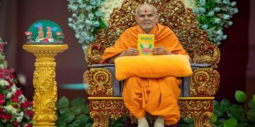 पेंगुइन इंडिया द्वारा प्रकाशित बीएपीएस के डॉ। ज्ञानवात्सलदास स्वामी की पहली पुस्तक: "डेली विजडम फॉर होलिस्टिक लिविंग"