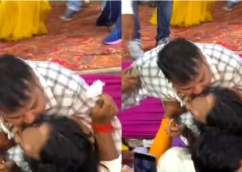 बिहार वायरल वीडियो: शर्मनाक! आदमी ऑर्केस्ट्रा इवेंट में महिला से छेड़छाड़ करता है, लेडी संकट में चिल्लाती है; पुलिस सख्त कार्रवाई के लिए विवरण चाहते हैं