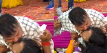 बिहार वायरल वीडियो: शर्मनाक! आदमी ऑर्केस्ट्रा इवेंट में महिला से छेड़छाड़ करता है, लेडी संकट में चिल्लाती है; पुलिस सख्त कार्रवाई के लिए विवरण चाहते हैं