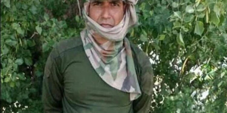 बीएसएफ जवान पूर्णम कुमार शॉ पाकिस्तानी हिरासत में 21 दिनों के बाद घर लौटते हैं, परिवार जश्न मनाता है